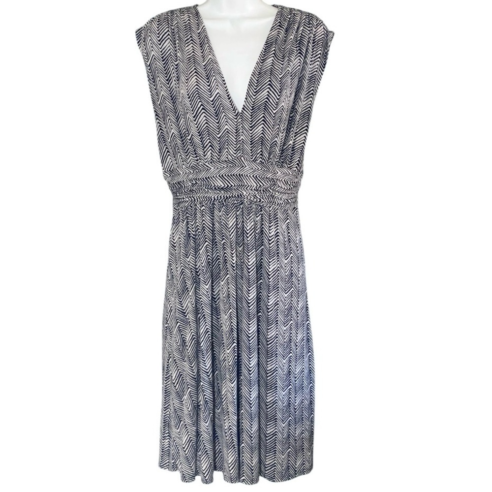 Tracy Reese Feather Print Dress M Gray Black Jersey Empire Waist Knee Length - Picture 2 of 11